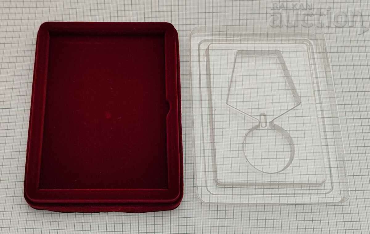 Licitație CUTIA MEDALIEI ANIVERSAREA 70 DE ANI DE VICTORIE AL DOILEA RĂZBOI AZĂMÂNĂ Licitație CUTIA MEDALIEI ANIVERSAREA 70 DE ANI DE VICTORIE AL DOILEA RĂZBOI AZĂMÂNĂ