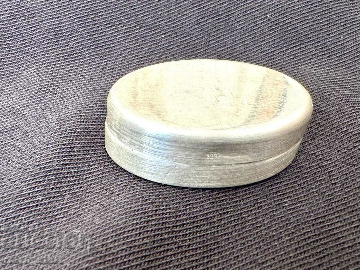 Delivery of A small silver box Delivery of A small silver box