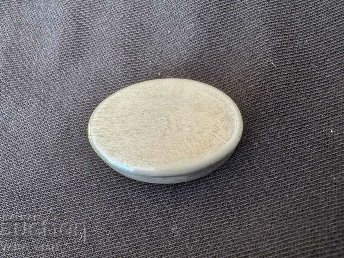 A small silver box - 7 A small silver box - 7