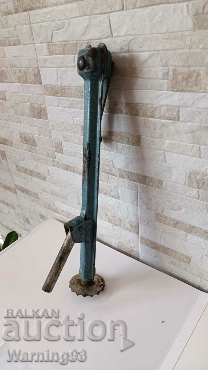 Оригинален крик за Шкода / Skoda 1000MB - 100S - 105 - 120 - 6 Оригинален крик за Шкода / Skoda 1000MB - 100S - 105 - 120 - 6