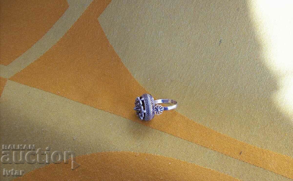 Delivery of Antique silver ring Delivery of Antique silver ring