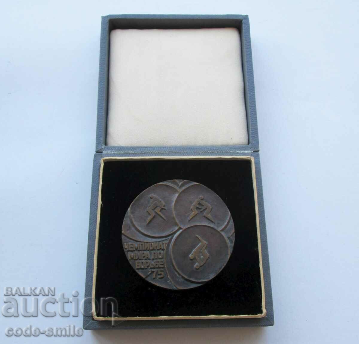 Veche placă de medalie a unui participant la Campionatul Mondial de lupte