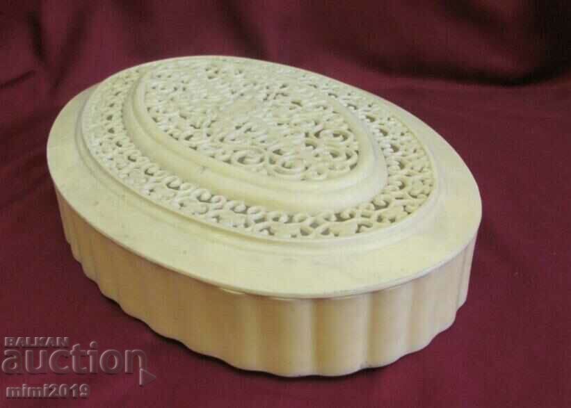 Delivery of 50s Jewelry Box White Bakelite Russia Delivery of 50s Jewelry Box White Bakelite Russia