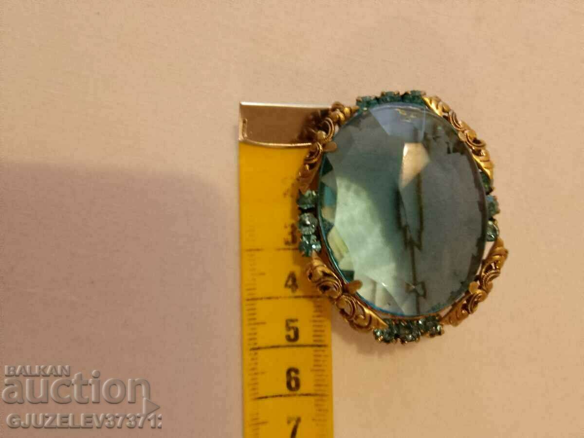 Auction Antique art deco gilt bronze brooch with -crystal Auction Antique art deco gilt bronze brooch with -crystal