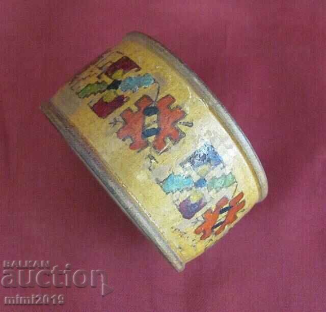 Delivery of 1900s Art Nouveau Wooden Napkin Ring Delivery of 1900s Art Nouveau Wooden Napkin Ring