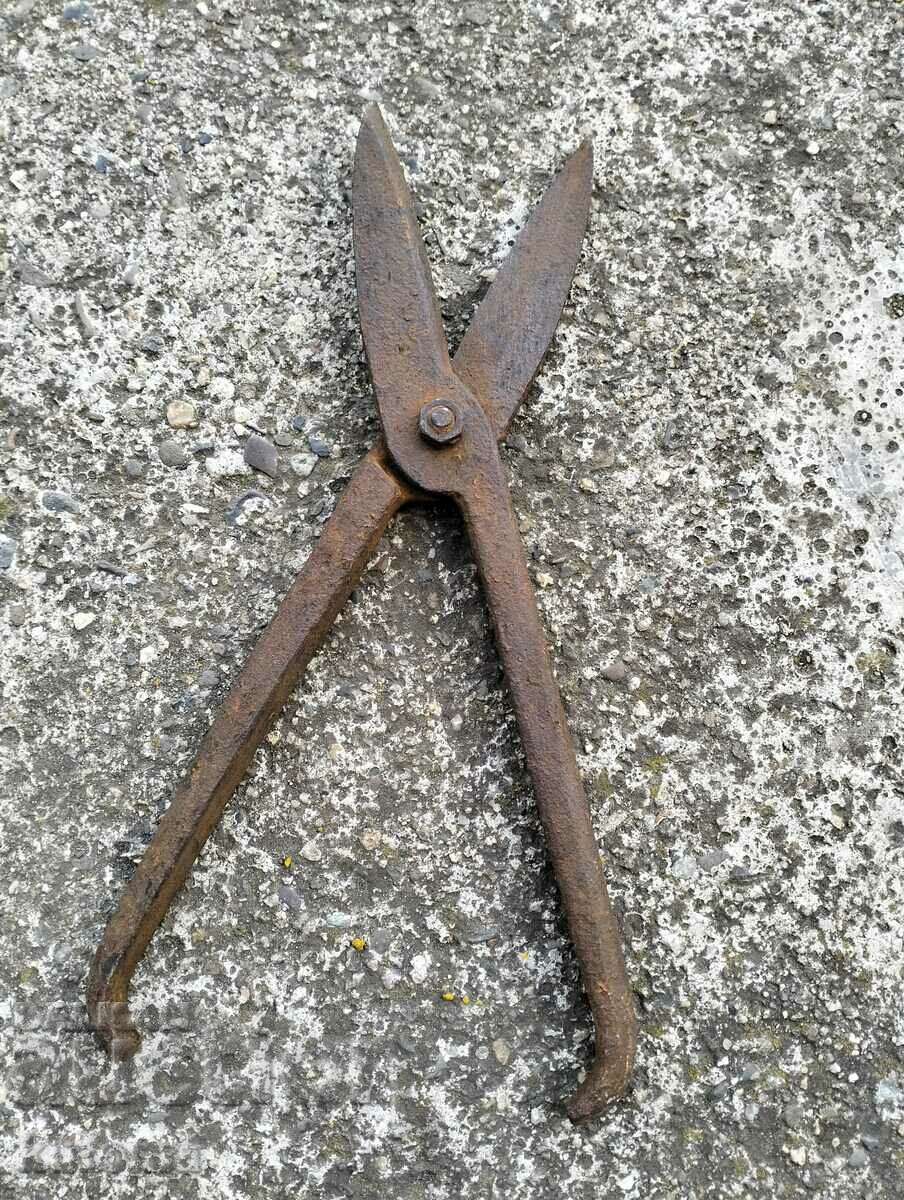 Auction Old scissors Auction Old scissors