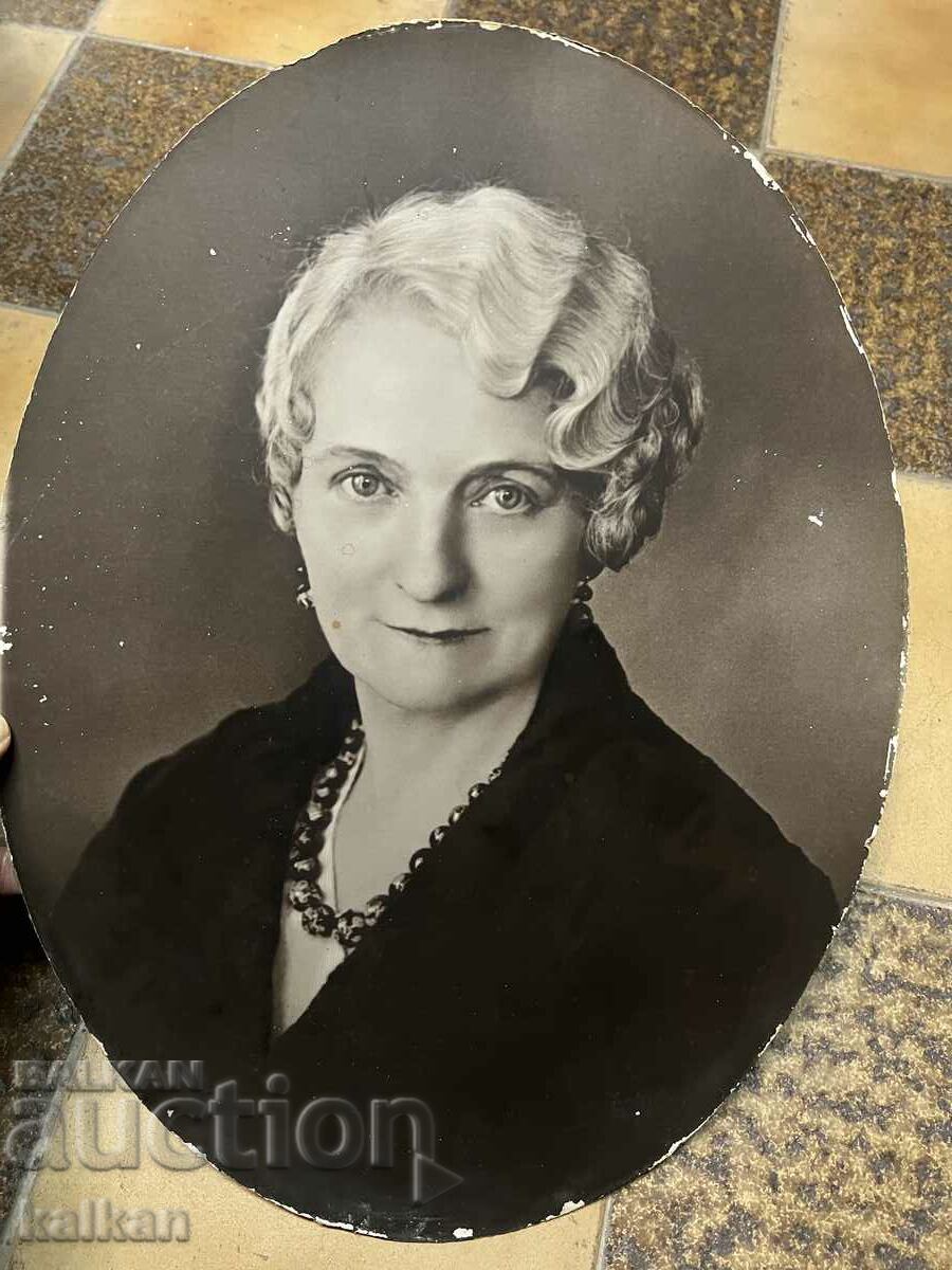 Portret vechi - fotografia unei femei semnată cu preț 45.00 BGN | € 23.01 Portret vechi - fotografia unei femei semnată cu preț 45.00 BGN | € 23.01