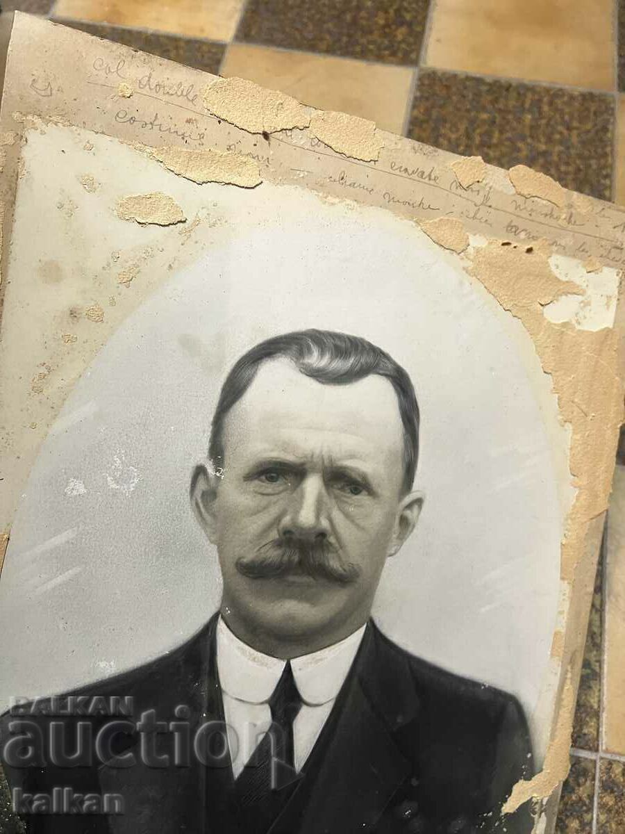 Auction Old photograph - portrait of a man Auction Old photograph - portrait of a man