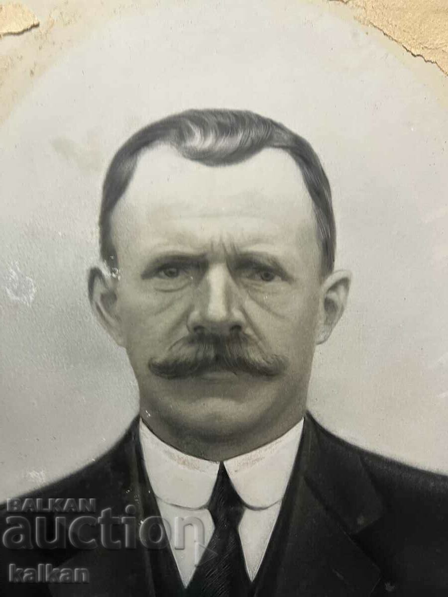 Delivery of Old photograph - portrait of a man Delivery of Old photograph - portrait of a man
