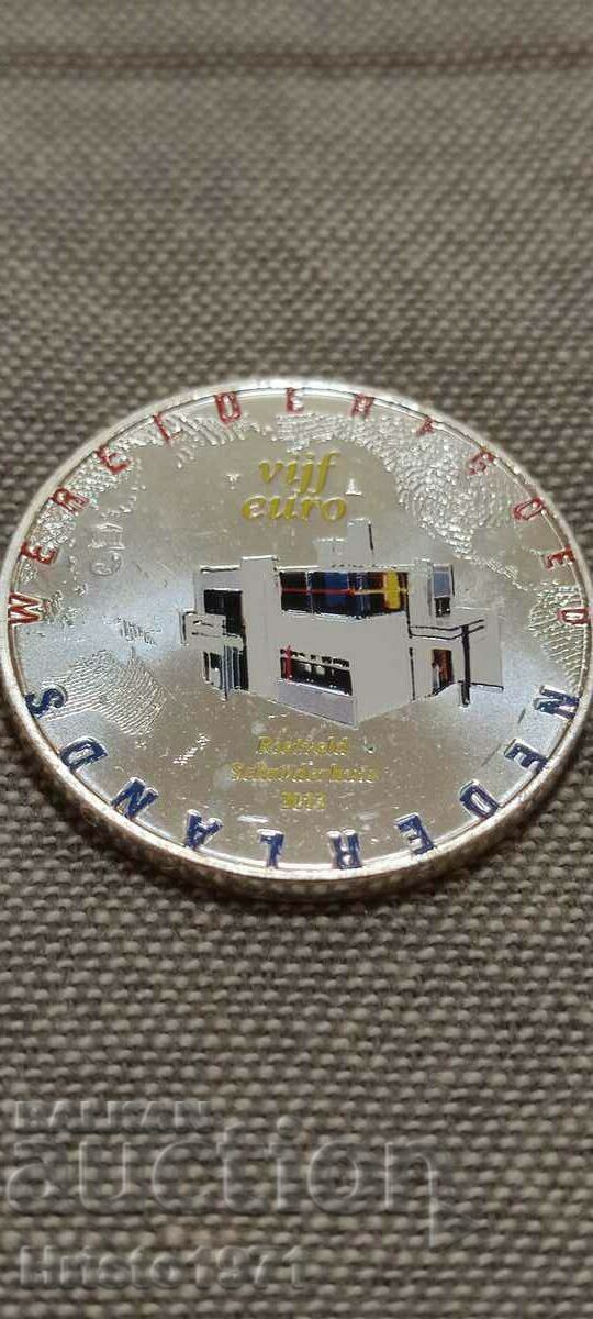 5 евро 2013