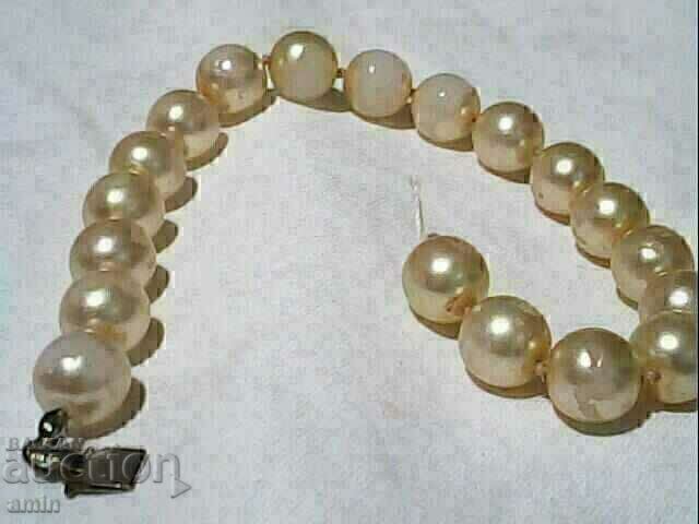 very beautiful old 22pcs natural pearls 10mm with price 200.00 BGN | € 102.26