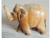 Elefant - figurina din lemn