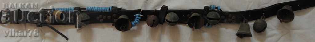 Auction  Bronze bells with bells for a horse-drawn carriage