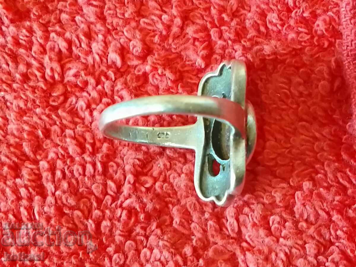 Licitație Inel din argint vechi marcaj cu pietre semipretioase