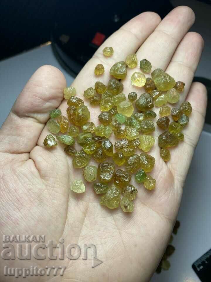 natural small garnet lot 68 grams 60 pieces+ - 5 natural small garnet lot 68 grams 60 pieces+ - 5