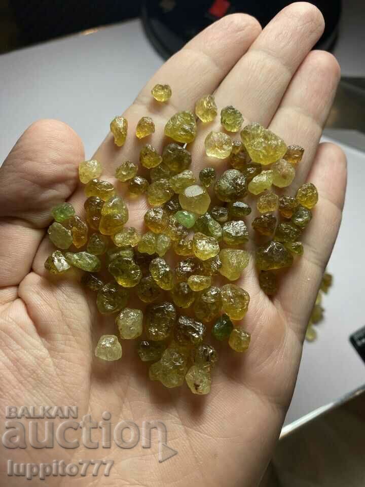 natural small garnet lot 68 grams 60 pieces+ - 6 natural small garnet lot 68 grams 60 pieces+ - 6