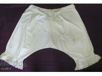 Pantaloni de damă bătrână, în stil victorian alb