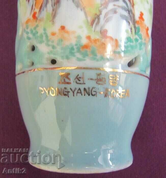 Vintich Parcelanova Vase Corea with price 35.00 BGN | € 17.90 Vintich Parcelanova Vase Corea with price 35.00 BGN | € 17.90