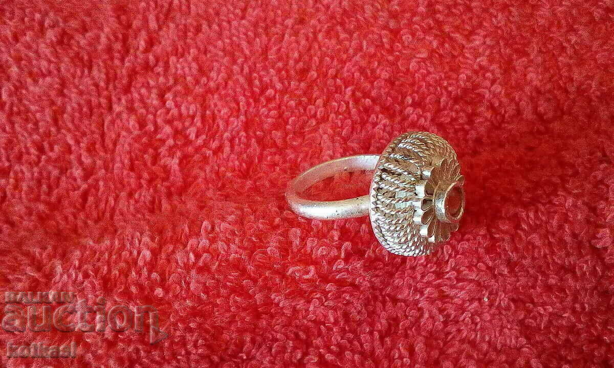 Old silver ring semi-precious stone filigree with price 85.50 BGN | € 43.72 Old silver ring semi-precious stone filigree with price 85.50 BGN | € 43.72