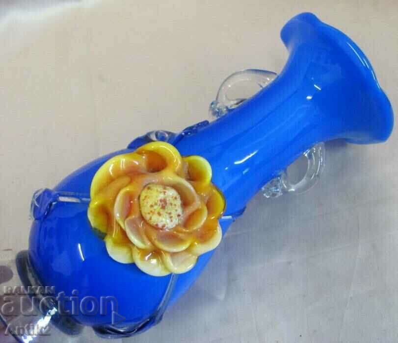 Delivery of Vintich Handmade Original Glass Vase Delivery of Vintich Handmade Original Glass Vase