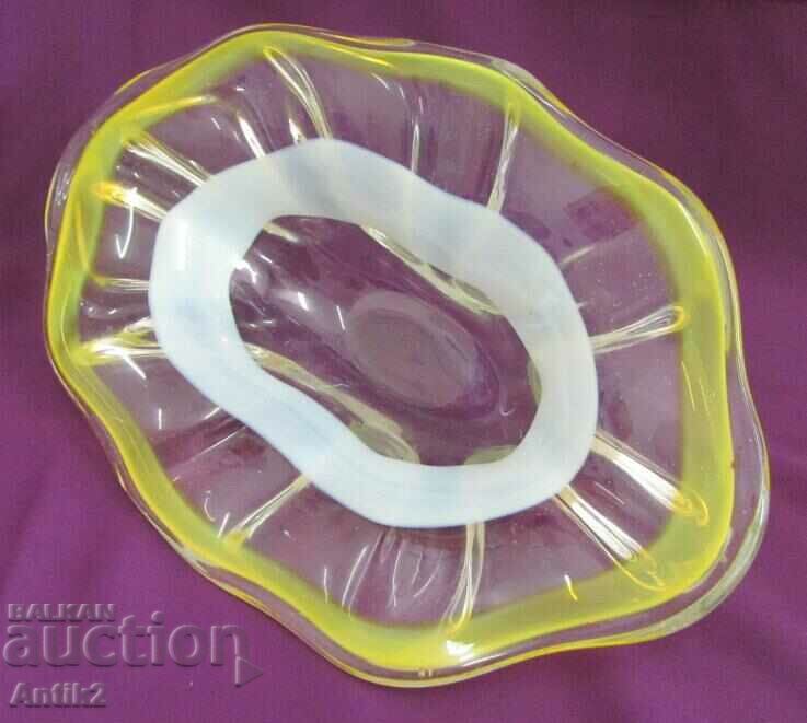 Delivery of Vintich Murano Crystal Glass Solid Fruit Bowl Delivery of Vintich Murano Crystal Glass Solid Fruit Bowl