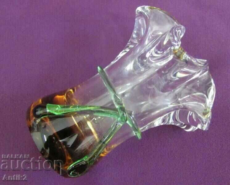 Auction Vintich Murano Crystal Glass Small Vase Auction Vintich Murano Crystal Glass Small Vase