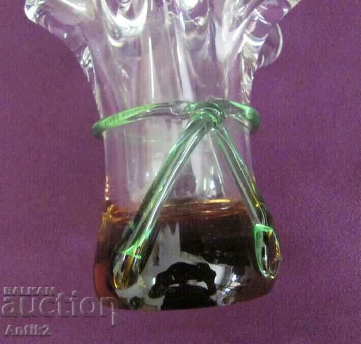 Delivery of Vintich Murano Crystal Glass Small Vase Delivery of Vintich Murano Crystal Glass Small Vase