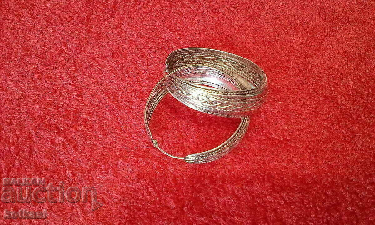 Auction Old silver big earrings mark Auction Old silver big earrings mark