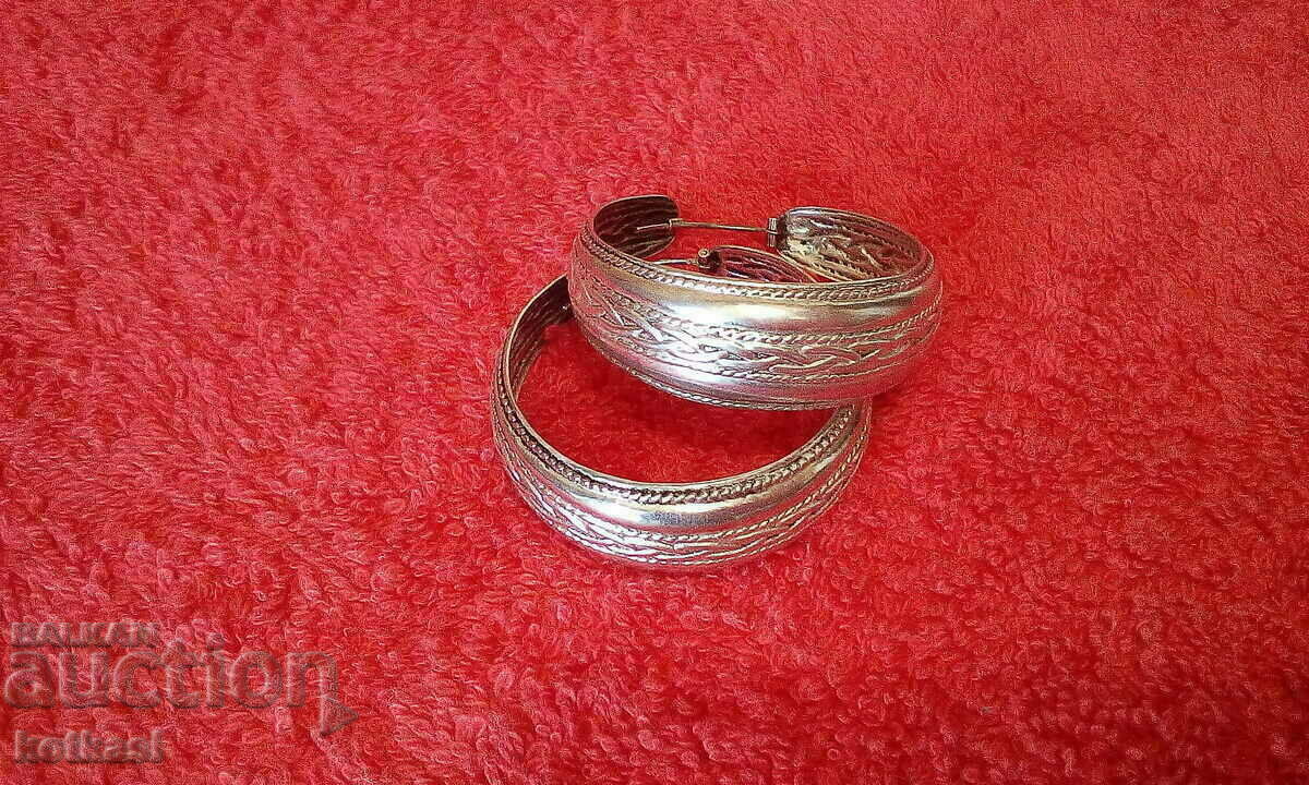 Delivery of Old silver big earrings mark Delivery of Old silver big earrings mark