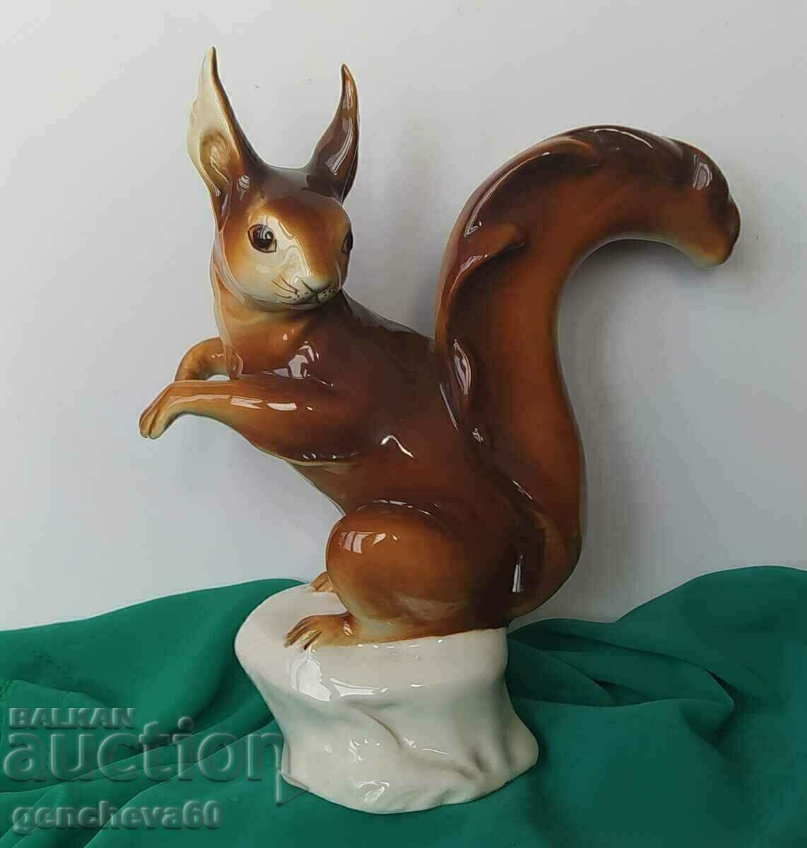 Delivery of VINTAGE RED SQUIRREL Delivery of VINTAGE RED SQUIRREL