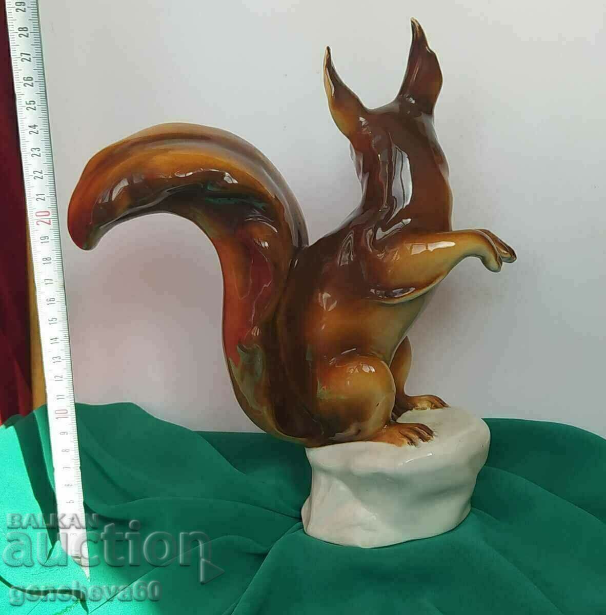 VINTAGE RED SQUIRREL - 5 VINTAGE RED SQUIRREL - 5