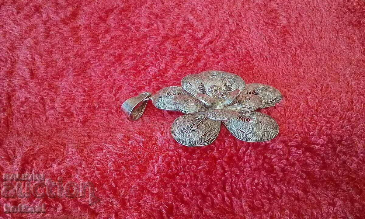 Old silver 900 filigree pendant with price 125.50 BGN | € 64.17