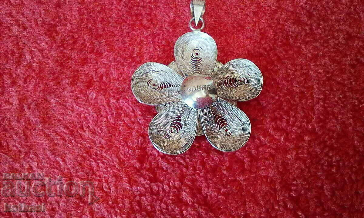 Delivery of Old silver 900 filigree pendant