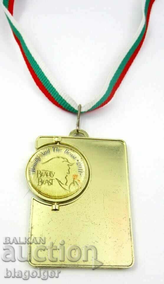 Delivery of Medal-Beauty Contest Delivery of Medal-Beauty Contest