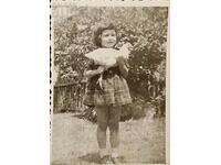 България Стара снимка фотография 1967г. - малко момиченце ..