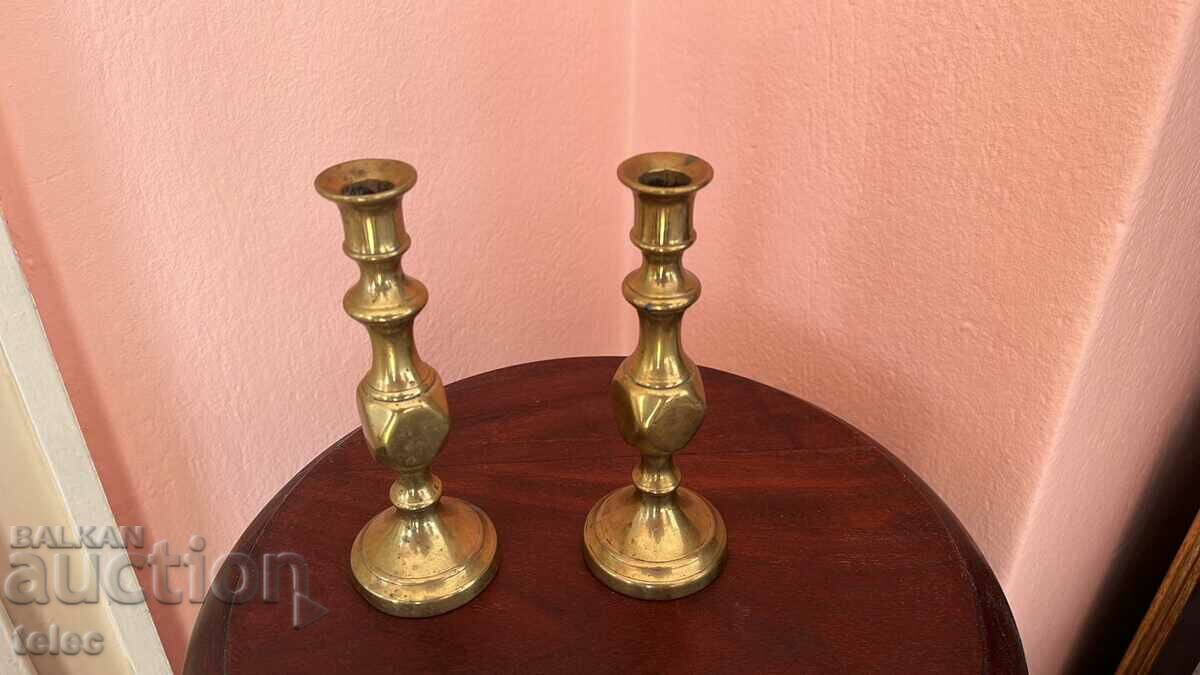 Set of two candlesticks
