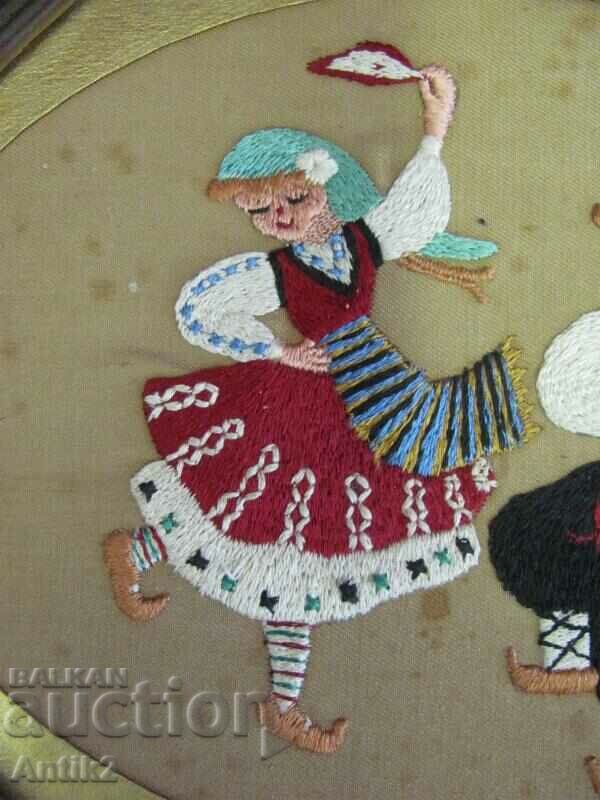 Delivery of Vintich Hand Sewn Tapestry Folk Motifs Delivery of Vintich Hand Sewn Tapestry Folk Motifs