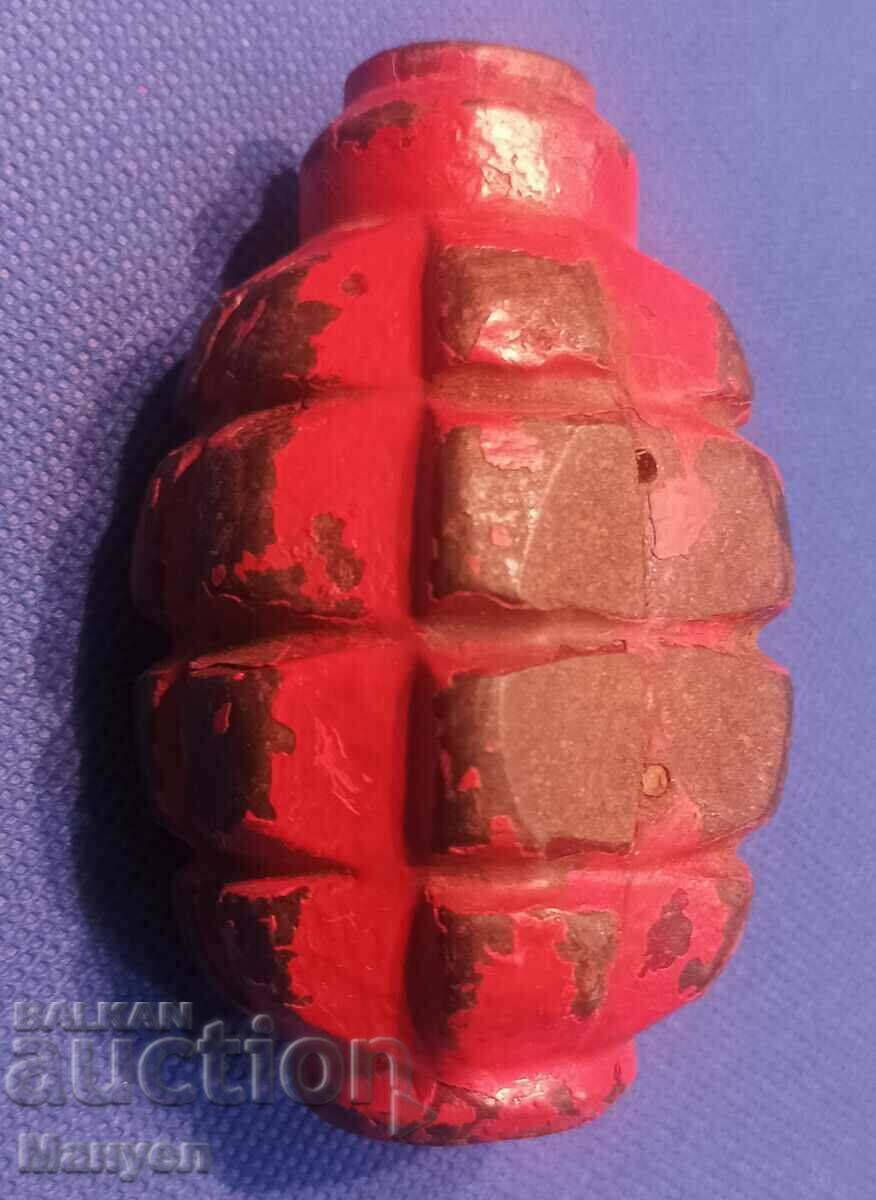 Old model of F-1 hand grenade. with price 34.90 BGN | € 17.84 Old model of F-1 hand grenade. with price 34.90 BGN | € 17.84