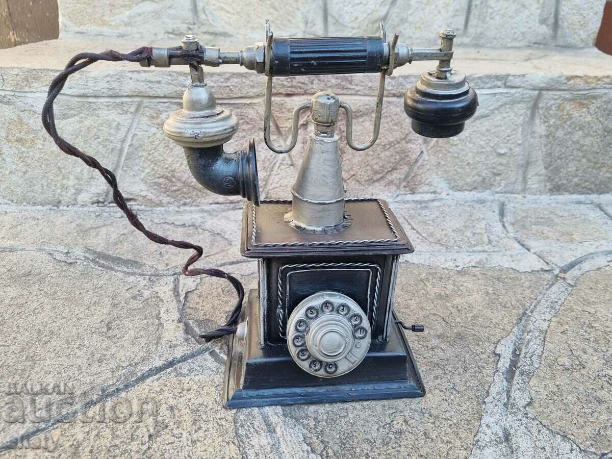 Παλιό μοντέλο τηλεφώνου. Μουσική μακέτα