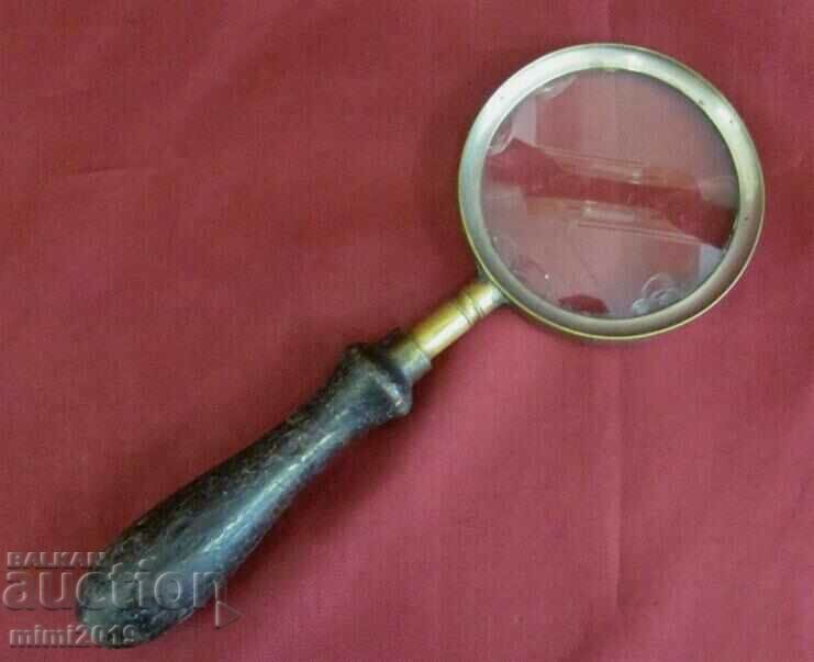 Licitație Oftalmoscop cu dispozitiv medical antic din secolul al XIX-lea Licitație Oftalmoscop cu dispozitiv medical antic din secolul al XIX-lea