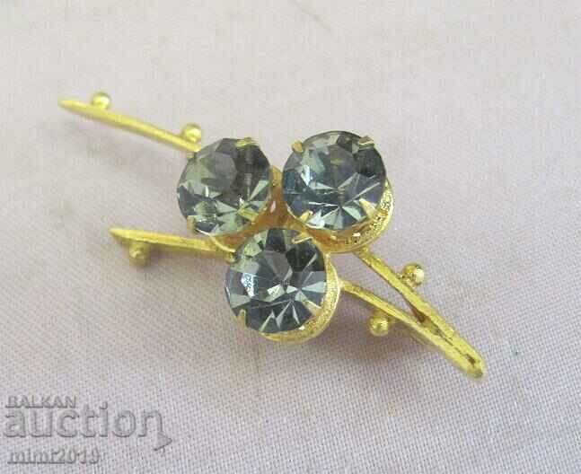 Delivery of Vintich Women's Beautiful Bohemia Brooch Delivery of Vintich Women's Beautiful Bohemia Brooch