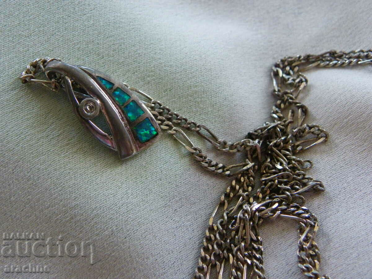 Auction Silver necklace with opals Auction Silver necklace with opals