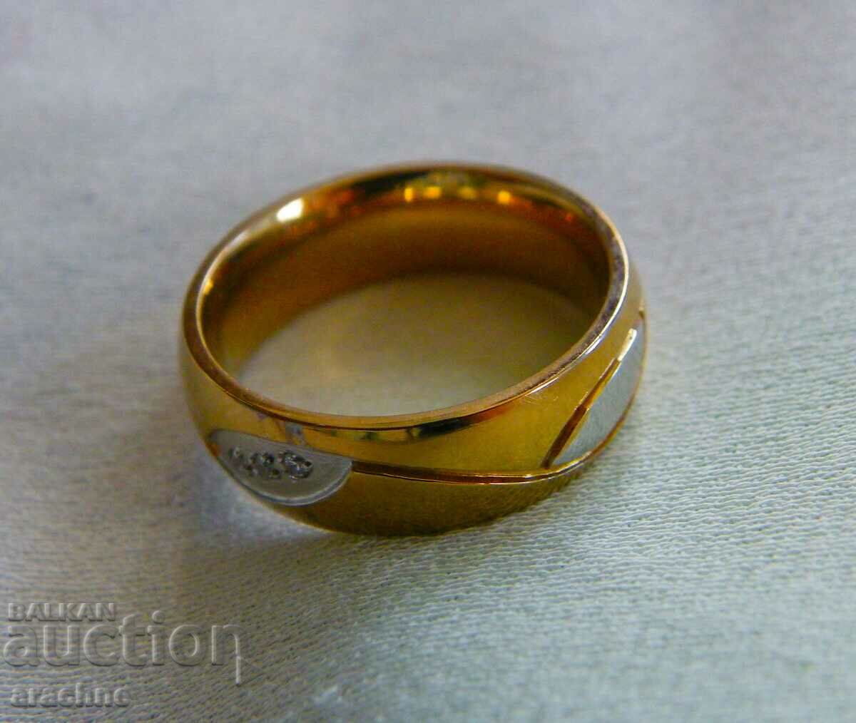 Auction Gold plated ring with stones Auction Gold plated ring with stones