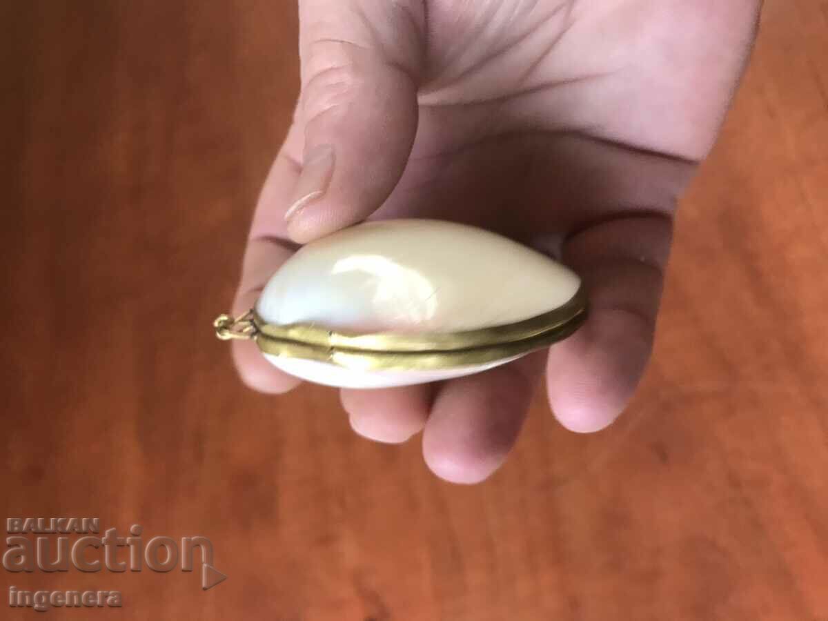 Auction BOX BOX OF MOTHER OF MOTHER HARDWARE Auction BOX BOX OF MOTHER OF MOTHER HARDWARE