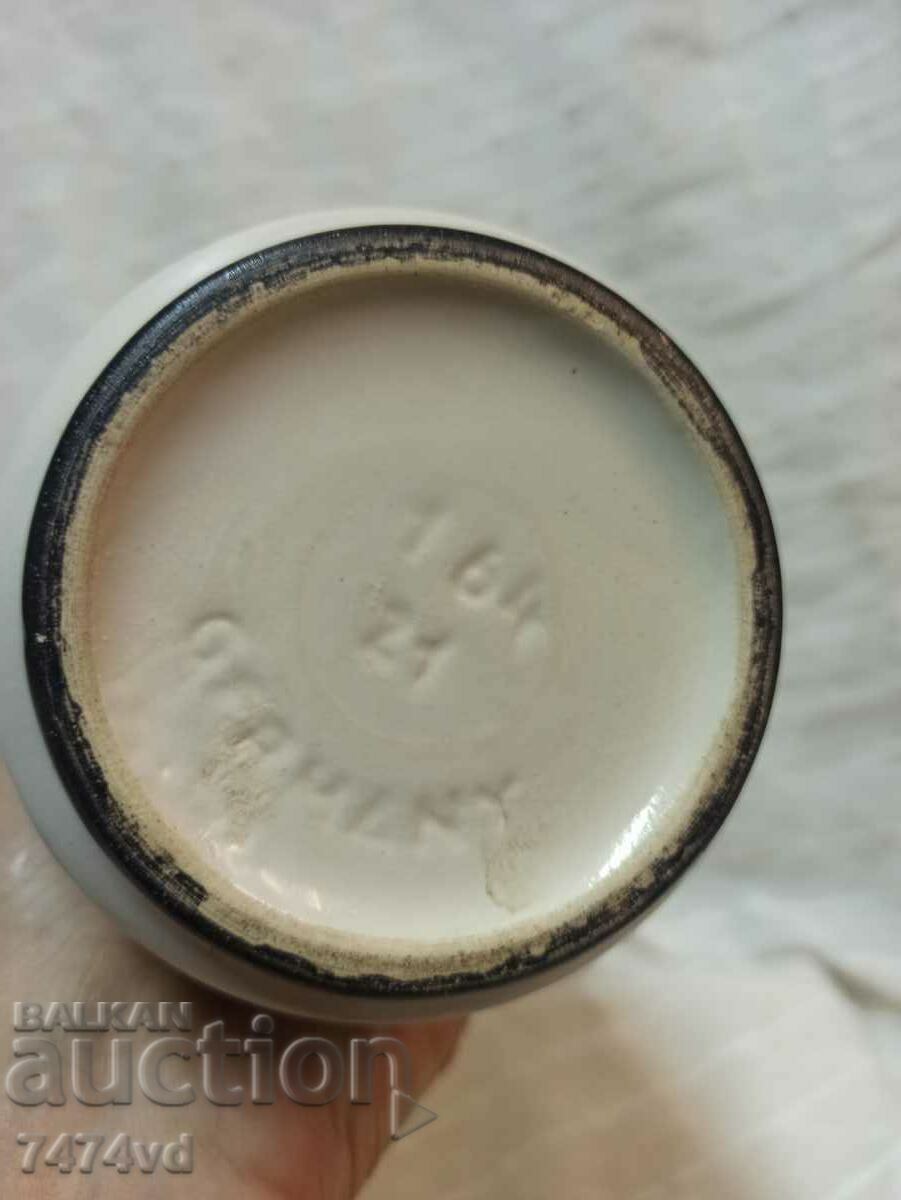 Auction  GERMAN VASE WITH HUNTING SCENES