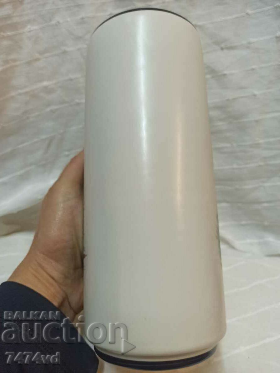 Delivery of GERMAN VASE WITH HUNTING SCENES