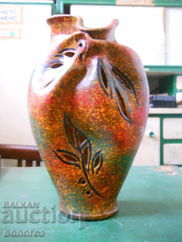 ceramic vase (craftsmanship)