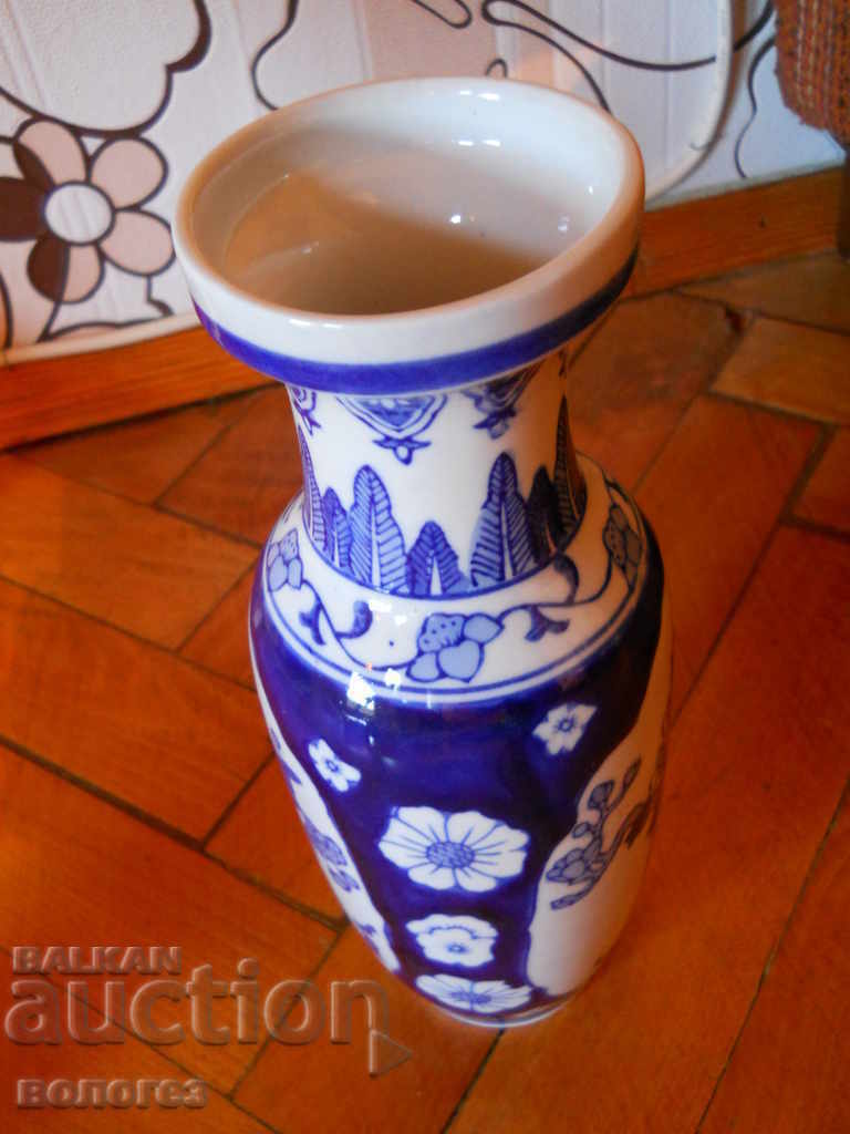 старинна порцеланова ваза (Китай)