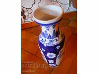 porcelain vase (China)