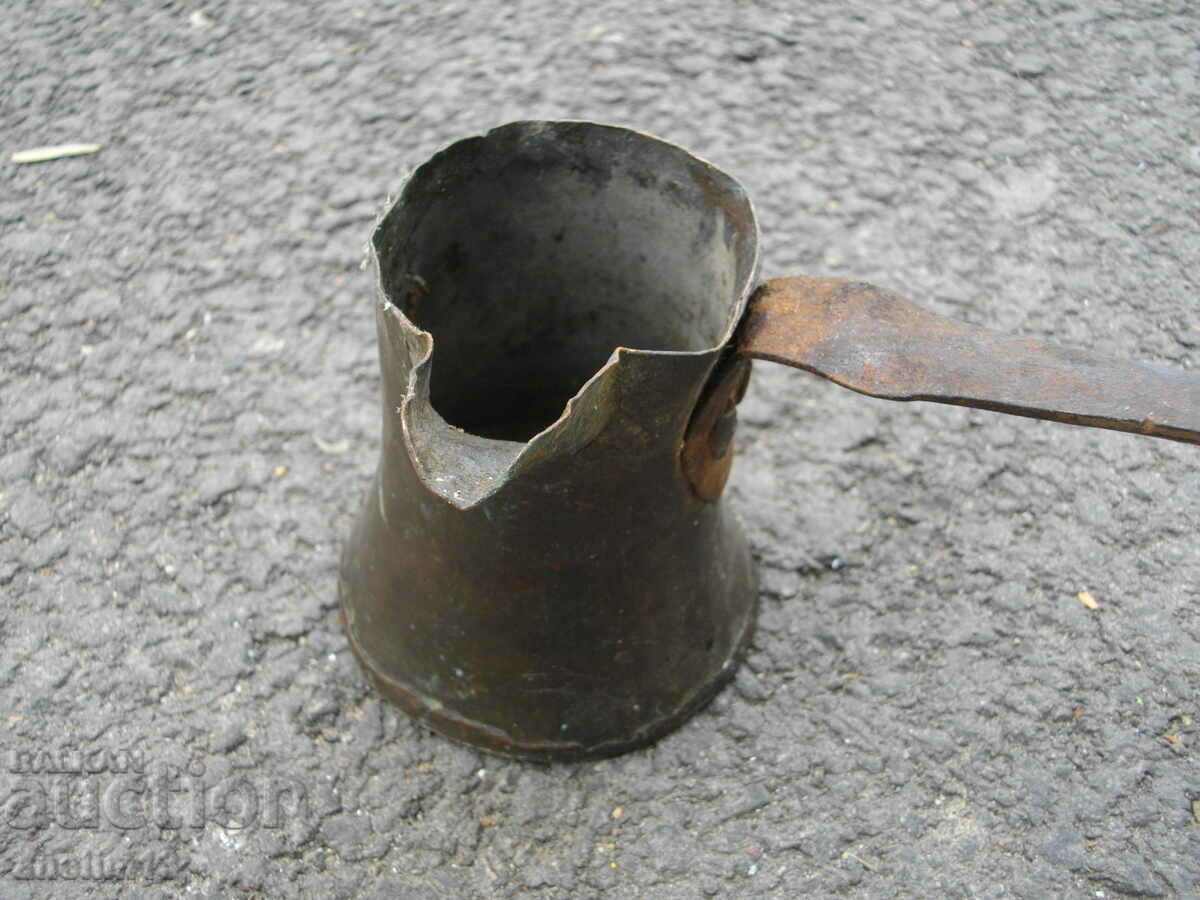 AUTHENTIC COPPER COFFEE POT COFFEE SAND with price 40.00 BGN | € 20.45 AUTHENTIC COPPER COFFEE POT COFFEE SAND with price 40.00 BGN | € 20.45